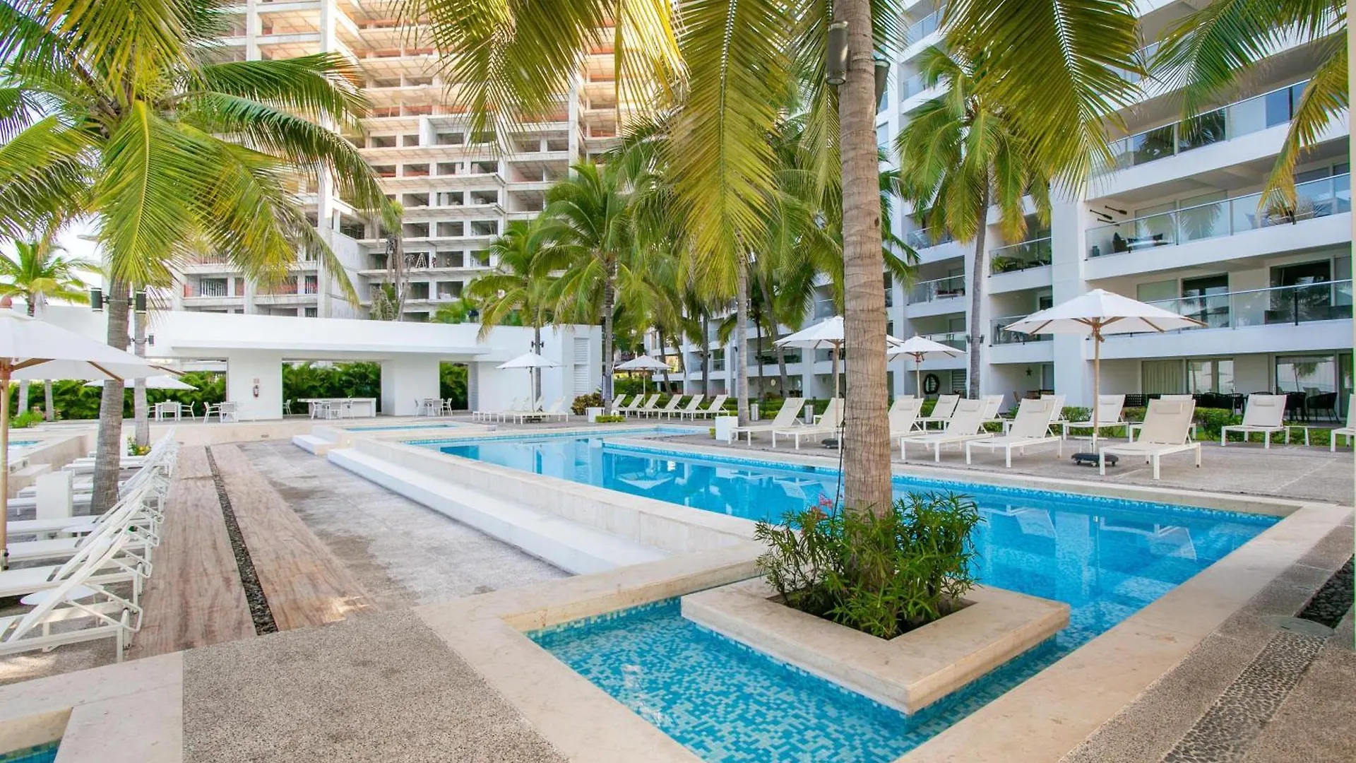 Beachfront X-Large Corner Unit-2 Bdr- Ocean View Puerto Vallarta Mexiko