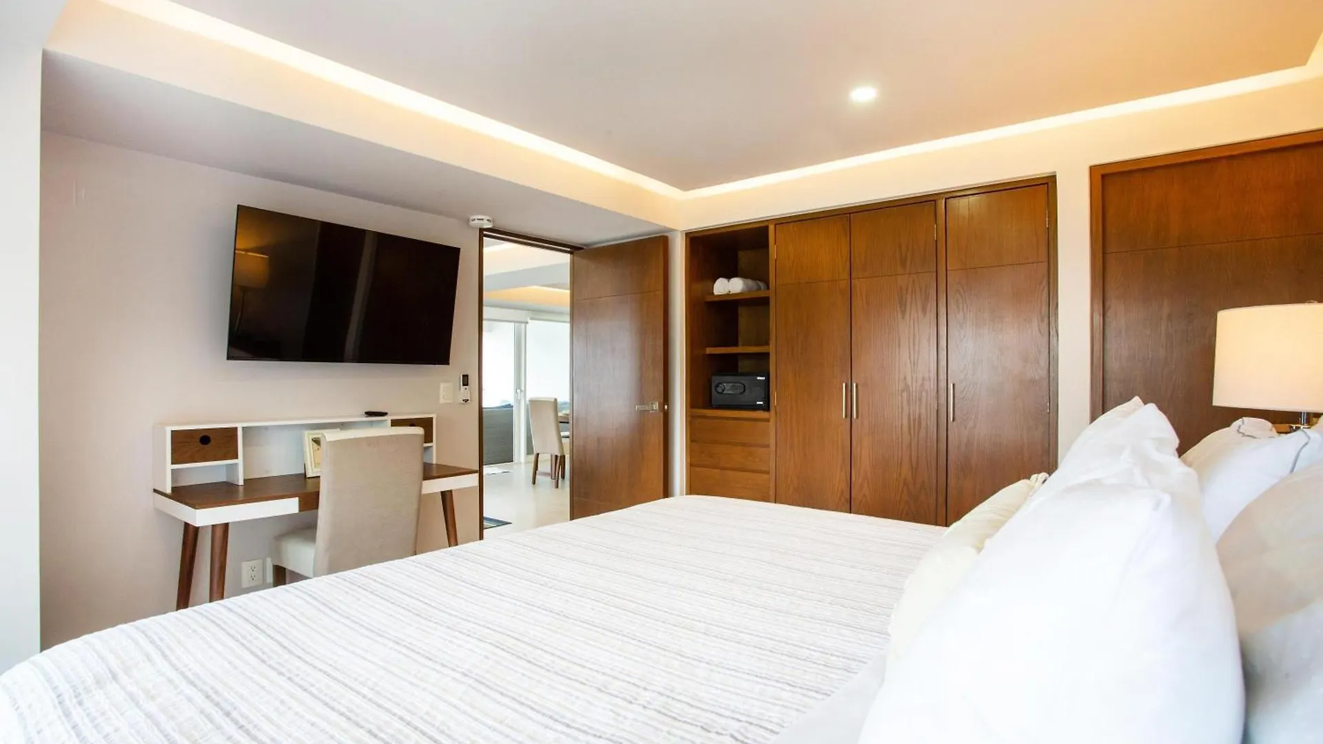 Beachfront X-Large Corner Unit-2 Bdr- Ocean View Puerto Vallarta