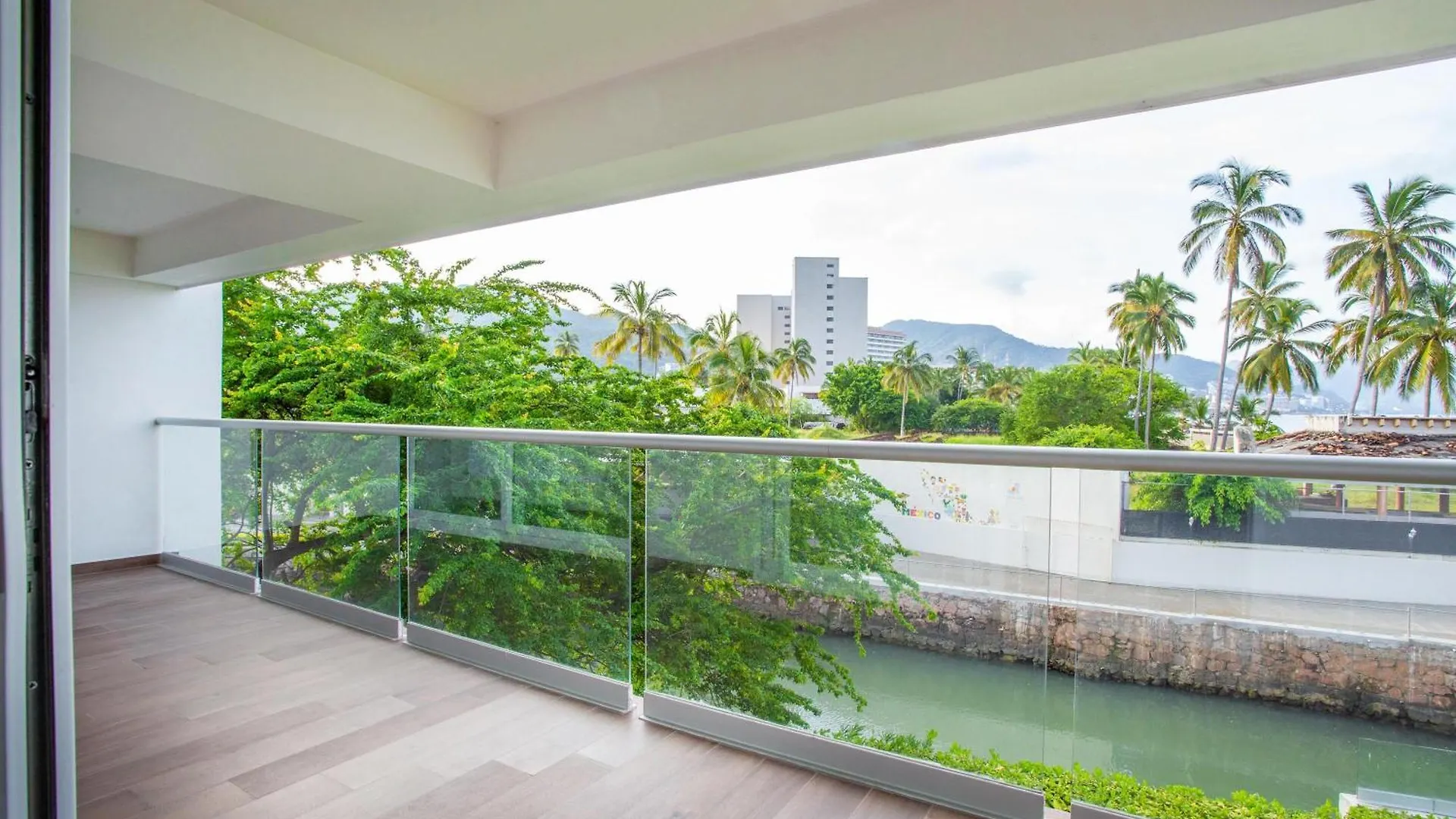 Beachfront X-Large Corner Unit-2 Bdr- Ocean View Puerto Vallarta